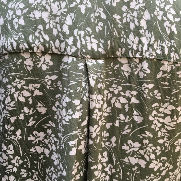 Gorgeous green top - Picture 6 of 6